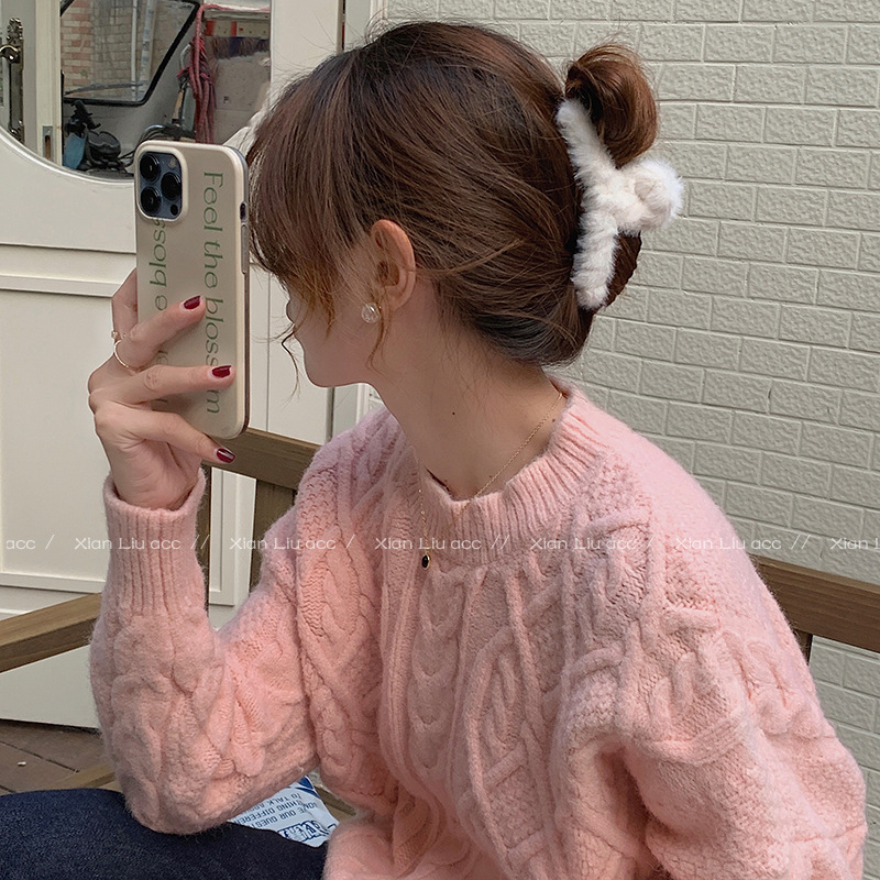 Plaukų segtukas Gripper, pūkuotas audinys, rankų darbas, įkvėpta Japonijos/Korejos, pavasaris 2024