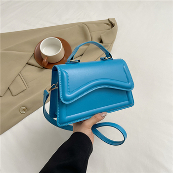 PU medžiagos stačiakampė crossbody rankinė su magnetiniu užsegimu, sintetinės odos įdaila, telefono kišenė