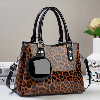 Τσάντα ώμου από PU, οριζόντια τετράγωνη μορφή, κλείσιμο με φερμουάρ, εσωτερικό με θήκη με φερμουάρ, επένδυση πολυεστέρα