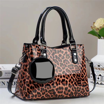 Τσάντα ώμου από PU, οριζόντια τετράγωνη μορφή, κλείσιμο με φερμουάρ, εσωτερικό με θήκη με φερμουάρ, επένδυση πολυεστέρα