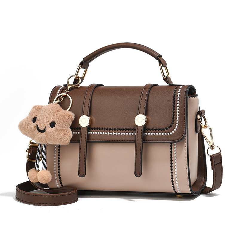 Geantă crossbody din PU — stil vintage pădure, formă orizontală pătrată, închidere cu capac, buzunar intern cu patch, buzunar sandwich cu fermoar, curea de umăr, primăvara 2024