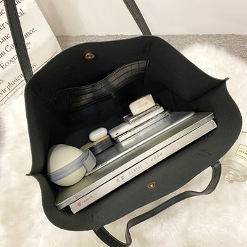 PU раница с крокодилски модел, хоризонтално квадратна форма, магнитно закопчаване, джоб за камера, подплата от синтетична кожа