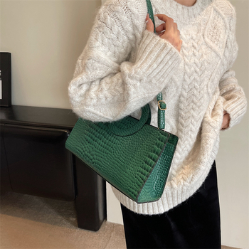 Elegáns női nagy kapacitású táska, 2023-as európai–amerikai divat, sokoldalú crossbody váll-táska krokodil bőr textúrával
