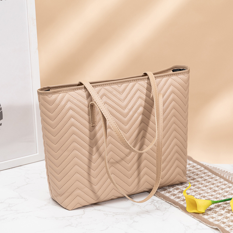 Tote táska Urban Simplicity PU anyag, vertikális négyszögletes forma, cipzár, háromdimenziós táska