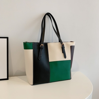 Városi egyszerűség stílusú tote táska, PU anyagból, belső nylon bélés, cipzáras zárás, függőleges négyszög alak, dupla vállpánt