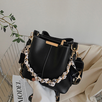 Τσάντα τύπου κουβά PU, αστικός μινιμαλισμός, τετράγωνο σχήμα, φερμουάρ, επένδυση πολυεστέρα, θήκη για κινητό, μια ιμάντας, καθημερινή χρήση