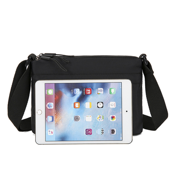 Τσάντα crossbody • Νάιλον • Στυλ μικρού τετράγωνου τσαντάκι • Άνοιξη 2025 • Καθημερινή χρήση