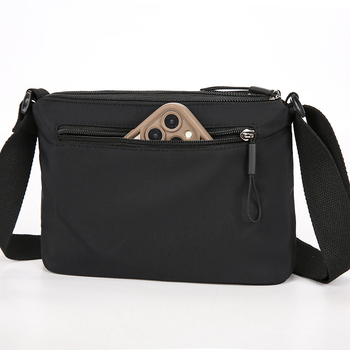 Τσάντα crossbody • Νάιλον • Στυλ μικρού τετράγωνου τσαντάκι • Άνοιξη 2025 • Καθημερινή χρήση