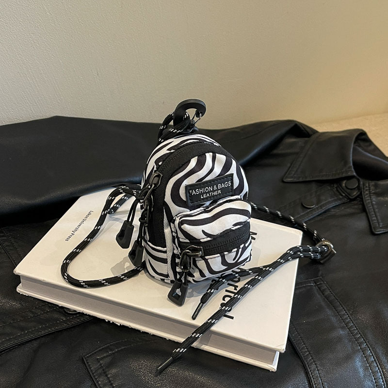 Детска мини чанта през рамо с леопардов принт, нейлон материал, полиестер подплата, модерен стил за ежедневна употреба