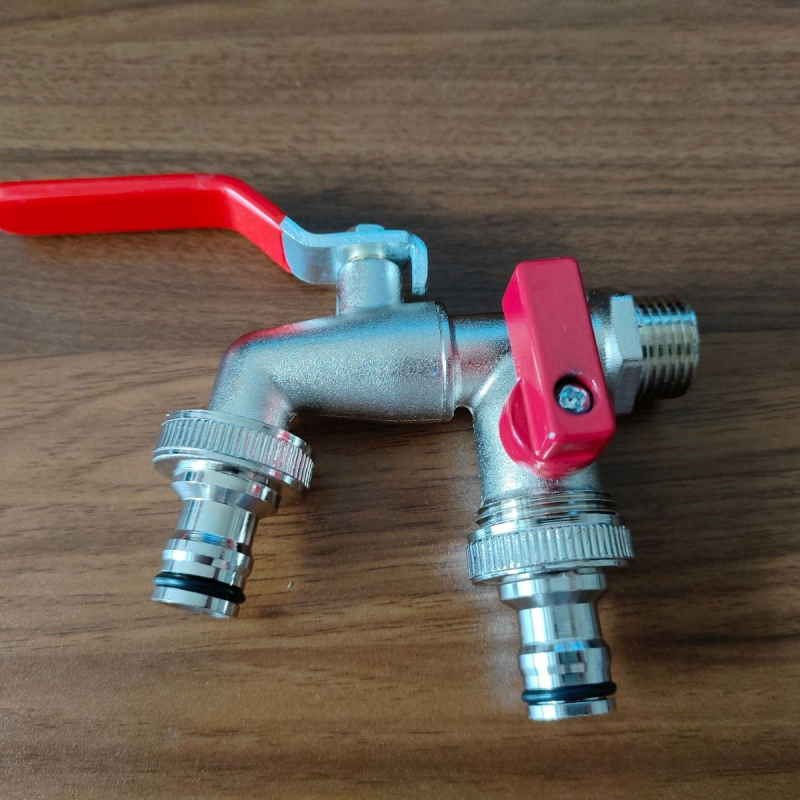 Vrtna slavina FV-Z07; zliatina cinka; niklirani završni sloj; dvostruko upravljanje; spiralni način ugradnje