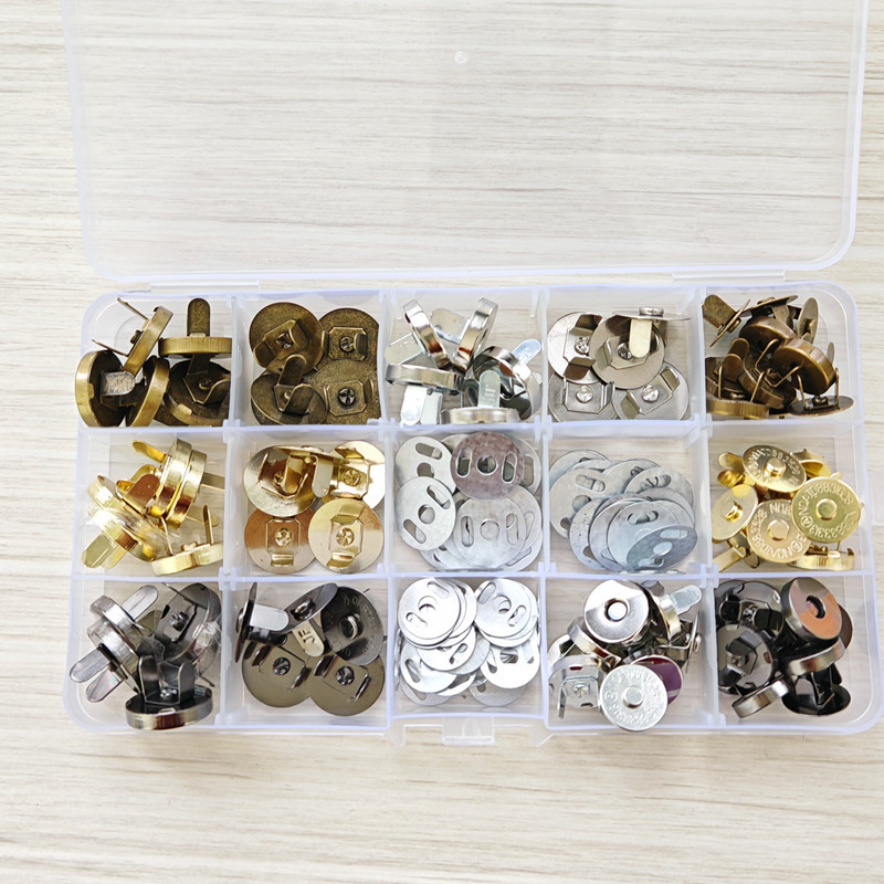 Metalo magnetinis sagčių komplektas su kojelėmis krepšiams ir batų dėžėms