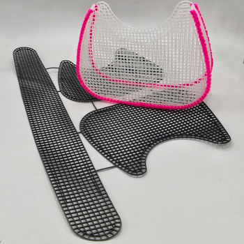 Rankų darbo crossbody tipo sedlo krepšys su plastiko tinklu; PE medžiaga; miesto paprastumo stilius; 2023 m. vasara; kasdieniniam derinimui