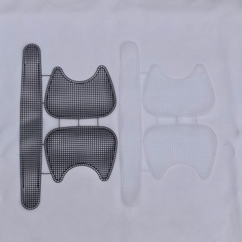 Rankų darbo crossbody tipo sedlo krepšys su plastiko tinklu; PE medžiaga; miesto paprastumo stilius; 2023 m. vasara; kasdieniniam derinimui