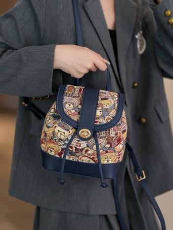 Дамска PU раница, уличен стил, вертикална квадратна форма, капаково отваряне, джоб за мобилен телефон