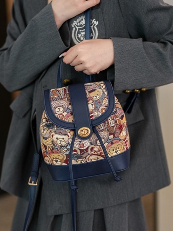 Дамска PU раница, уличен стил, вертикална квадратна форма, капаково отваряне, джоб за мобилен телефон