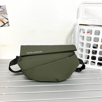 Vīriešu krūtssomai ar USB interfeisu, elpojoša membrāna, poliestera oderējums, vienkrāsains raksts, pavasaris 2024