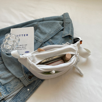 Nylon crossbody torba, street stil, zip zatvaranje, trodimenzionalni vanjski dizajn, unutarnja džep za mobitel