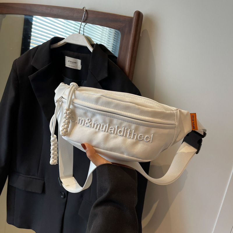Nylon crossbody torba, street stil, zip zatvaranje, trodimenzionalni vanjski dizajn, unutarnja džep za mobitel