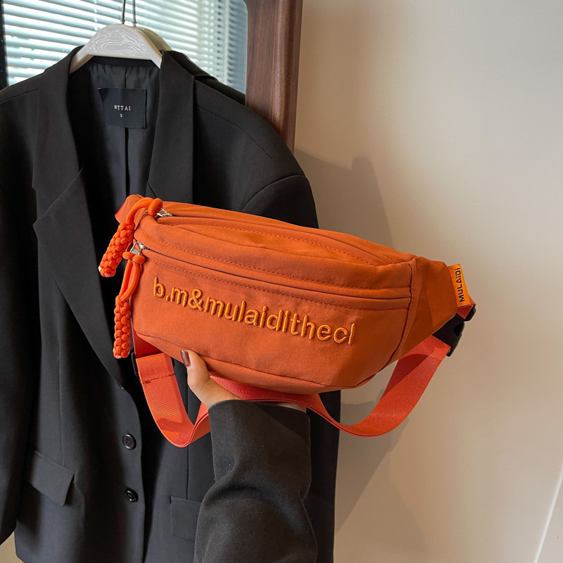 Nylon crossbody torba, street stil, zip zatvaranje, trodimenzionalni vanjski dizajn, unutarnja džep za mobitel