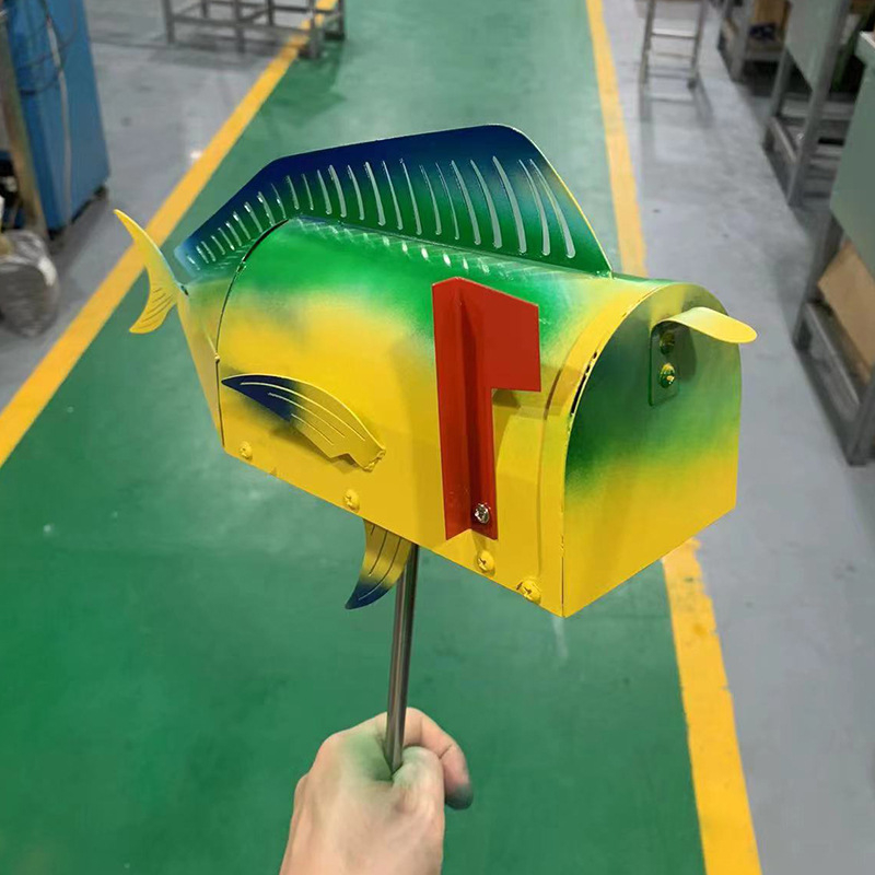 Cutie poștală metalică cu animale pentru grădină – decor ornamental (Material: Fier; Categorie: Animale; Scenarii aplicabile: Universale; Ambalare: Carton)