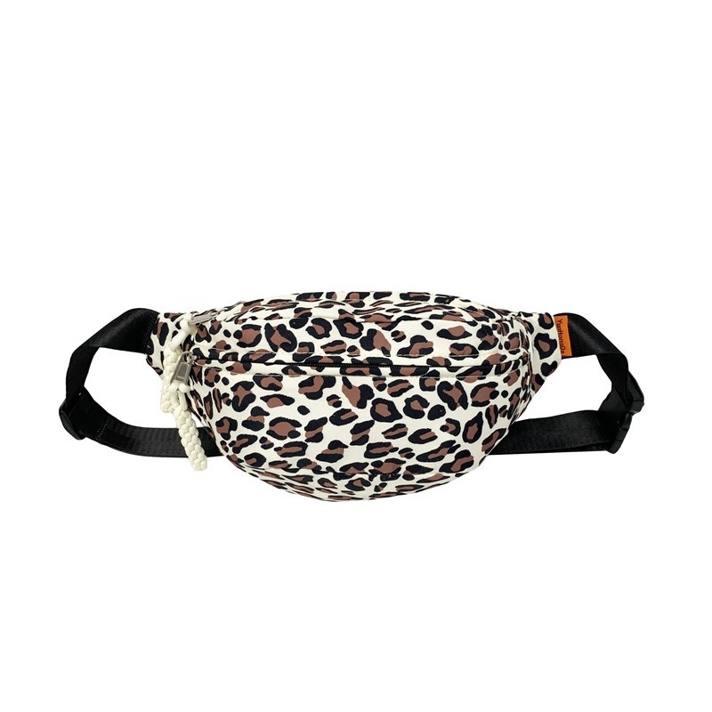 Leopard mintás nylon keresztcsatos táska – Uniszex, cipzáras záródás, poliészter bélés, belső cipzáras zseb, 2024 tavasz