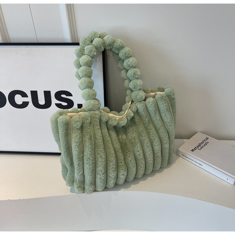 Tote torba od pliša - Street trend, magnetsko zatvaranje, unutarnji džep sa zipom i džep za telefon