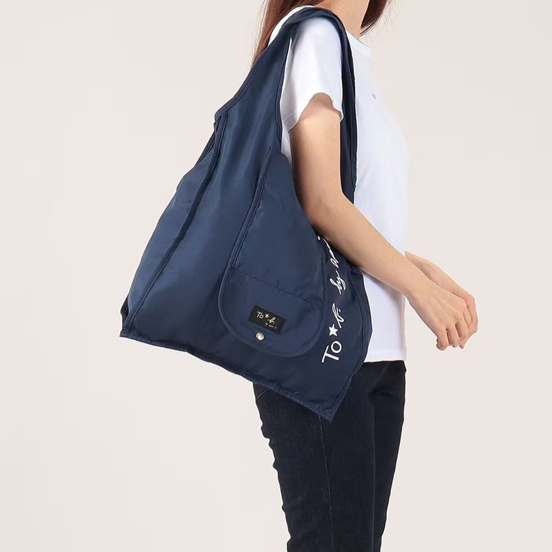 Geantă de umăr pentru cumpărături, pliabilă și portabilă, stil unisex, poliester, eco-friendly.