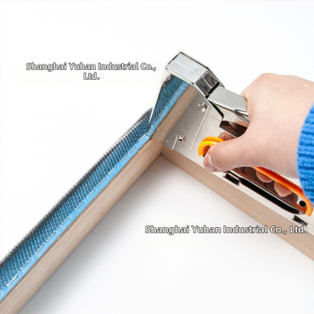 Εργαλείο DIY για στερέωση υφάσματος σε πλαίσιο κεντήματος — χειροκίνητο πιστόλι για καρφιά και ταινία σφιξίματος