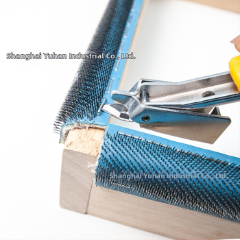 Εργαλείο DIY για στερέωση υφάσματος σε πλαίσιο κεντήματος — χειροκίνητο πιστόλι για καρφιά και ταινία σφιξίματος