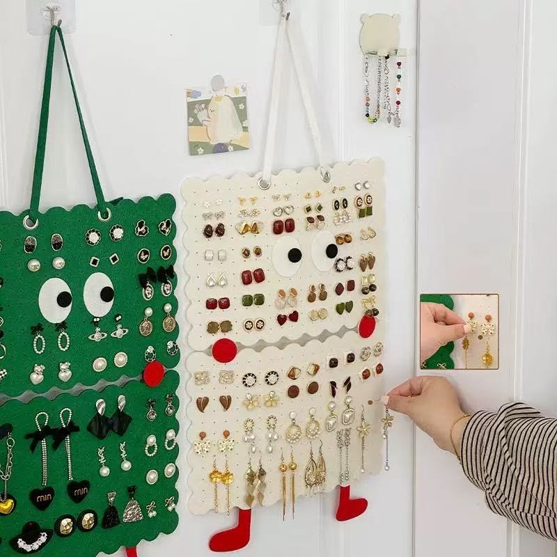 Rotaslietu izstādīšanas statīvs auskarām — filcs, sienas karājuma dizains, lāzera griešana, viens slānis, augstas klases stils