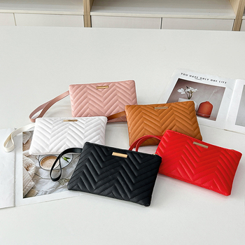 Mini PU kvadratinė rankinė-clutch su išsiuvinta telefono kištele ir ID kištele — užtrauktukas, vidinė sintetinės odos pamušalas, miesto minimalistinis stilius, pavasaris 2025