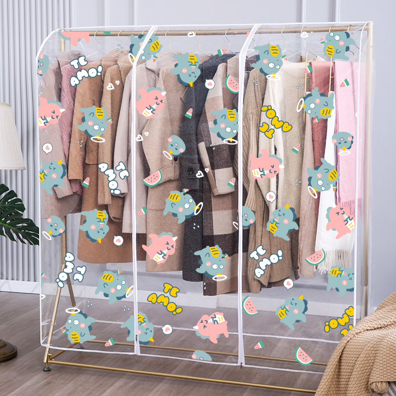 Stāvošs drēbju pakaramais ar putekļu aizsargājošu vāciņu un karāmo somu, pastoral stils, aizsardzība pret putekļiem