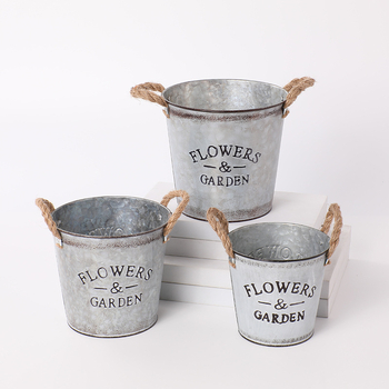 Σιδερένια γλάστρα, χειροποίητη, σε ρετρό αγροτικό στυλ, ανθεκτική σε παραμόρφωση και στη διάβρωση, κατάλληλη για επιτραπέζια ή δάπεδο χρήση