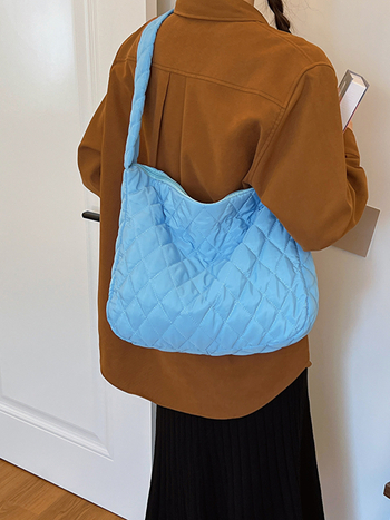 Найлонова дамска Tote торба, бродерия с ромбов мотив, голям обем, ципово затваряне, стил за бизнес пътуване.