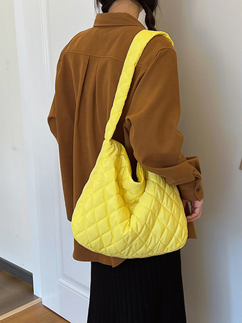 Найлонова дамска Tote торба, бродерия с ромбов мотив, голям обем, ципово затваряне, стил за бизнес пътуване.