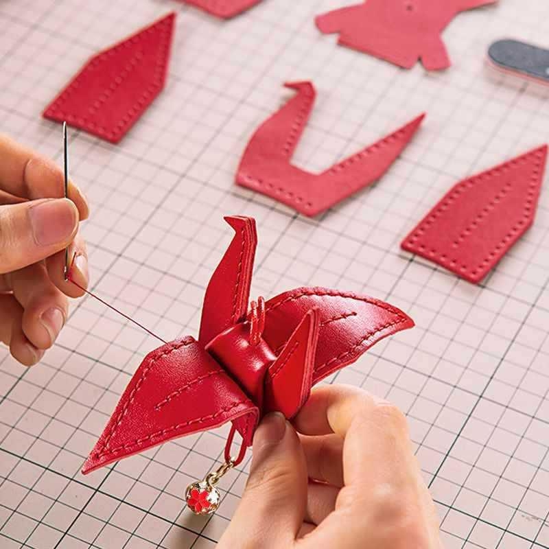 DIY set kožne viseće dekoracije za auto – crtani stil, aroma, unutarnja dekoracija