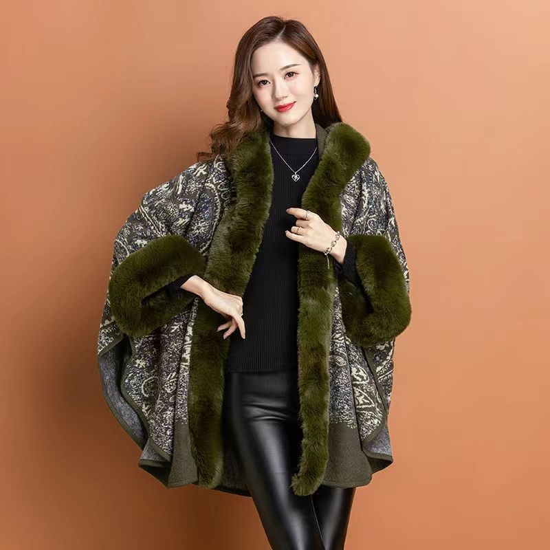 Kapucija šal-kabanica s cvjetnim jacquardom na satenu, warp pleteni materijal, toplo