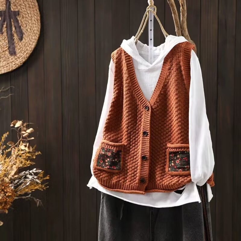 Vestă cardigan cu buzunare patch florale, amestec bumbac-lână, guler polo, fără mâneci, toamna 2025