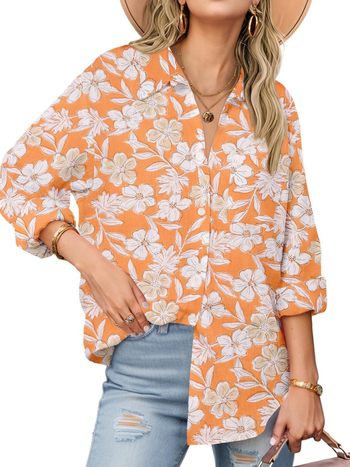 Риза от ленено-полиестерова смес с еластан, флорална шарка, дълги ръкави, яка тип лафел, едноредово закопчаване, свободен силует