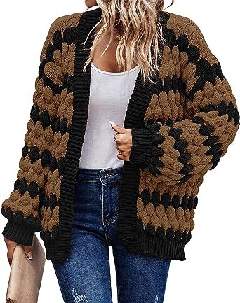 Cardigan lejer cu mâneci în formă de lantern, model pe dungă în armonie de nuanțe, amestec acril-spandex, grosime medie, fără guler, tricot cu model răsucit floral