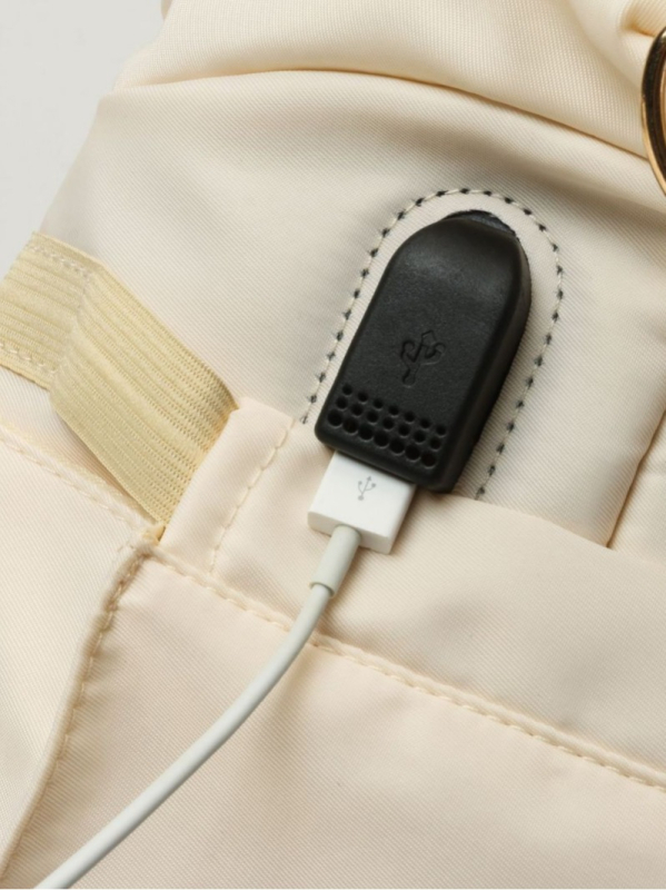 Oxford anyagú utazótáska, vízálló, száraz–nedves elválasztás, USB port, ultra könnyű