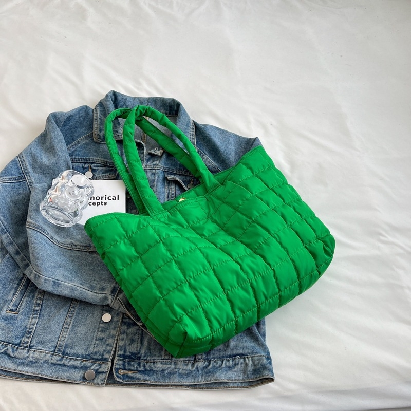 Tote táska, utcai stílus, textil anyag, vízszintes négyzet alak, mágneses zár, poliészter bélés
