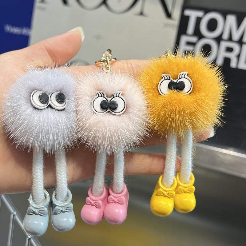 Dongju Fur pūkų raktų pakabukas automobiliui ir kuprinei — žaismingas stilius, medžiaga: pūkų pliušas, pakuotė: didmeninė