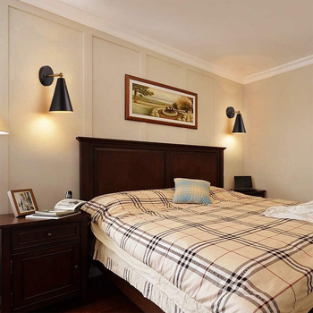 Λαμπτήρας τοίχου με σιδερένιο σκίαστρο — 110V, υποδοχή E26, διάρκεια ζωής 20.000 ωρών