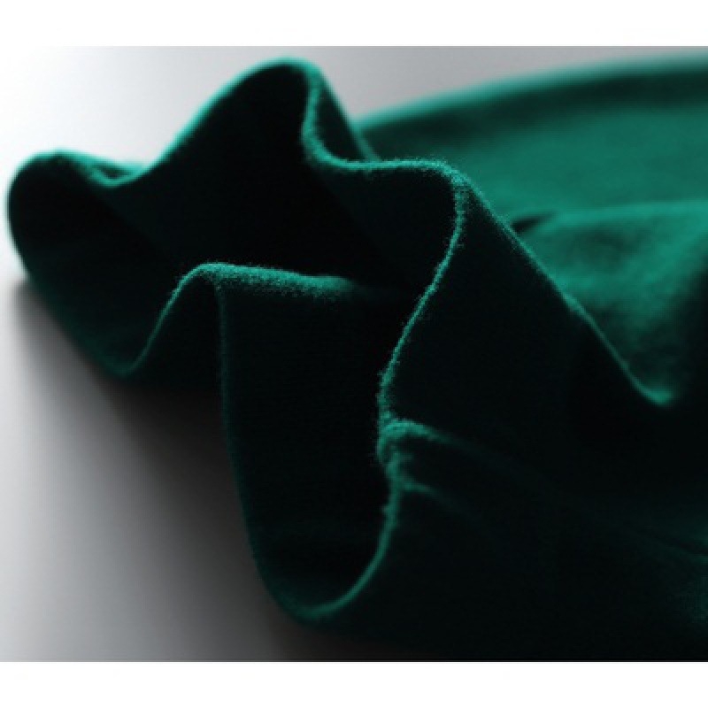 Пуловер и пола костюм, еднотонен модел, панелно шиене, полиестерна материя, дълги ръкави, средна дължина на полата