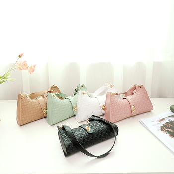 Moteriška rankinė gatvės stiliui iš PU, pagalvės formos, užtrauktuko uždarymas, vidinės kišenės telefonui ir ID kortelei