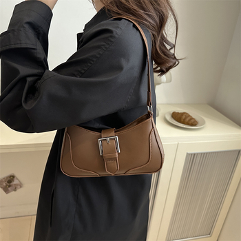 Αστική PU τσάντα ώμου με φερμουάρ και μυστικό εσωτερικό τσεπάκι, οριζόντιο τετράγωνο σχήμα, επένδυση από νάιλον, μία ιμάντα, φθινόπωρο 2024