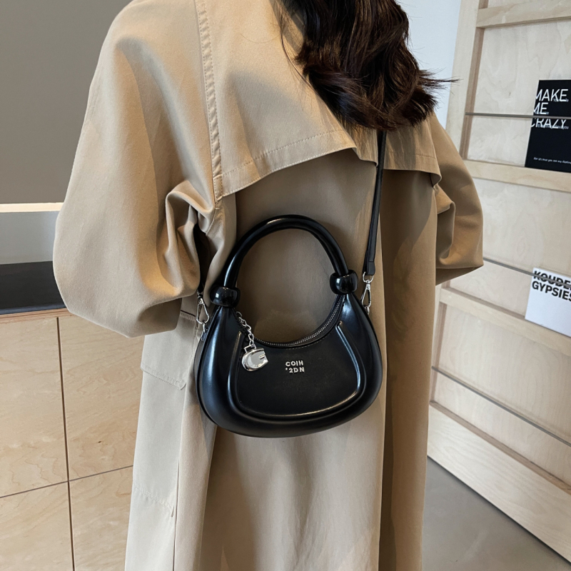 Geantă semilună PU, formă ovală, închidere cu fermoar, buzunar interior cu fermoar