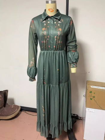 Μακρύ φόρεμα με μακριά μανίκια, εκτύπωση, γιακά με πέτο, στυλ patchwork