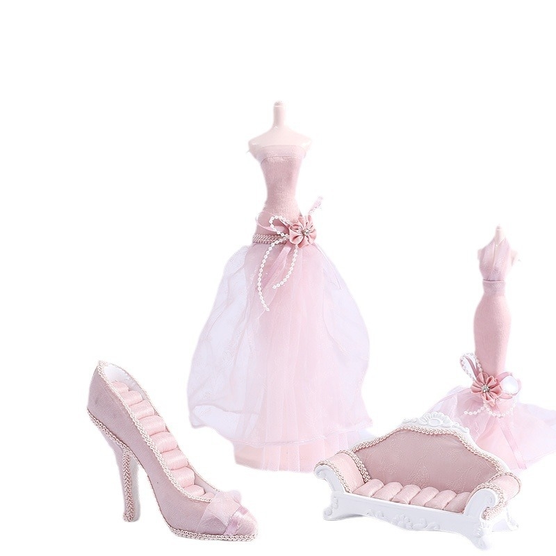 Sieviešu rotaslietu displeja statīvs, Barbi iedvesots dizains, sveķu korpuss ar samta apdari, dzelzs konstrukcija, piecu gabalu komplekts, Nini Shangpin